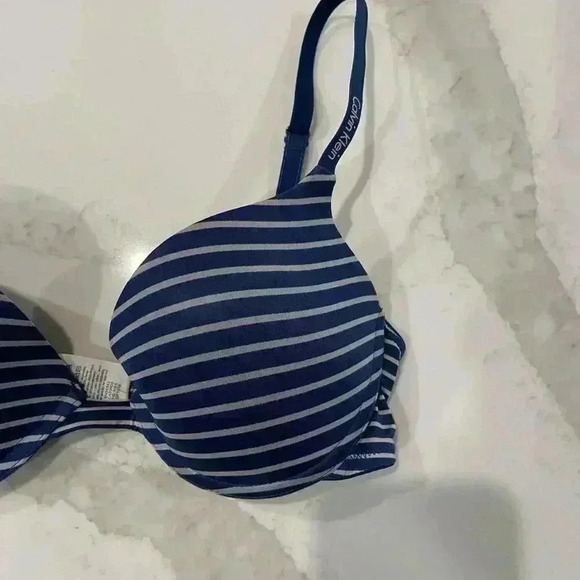 Calvin Klein Navy Blue Stripe Lightly Lined T Shirt Bra 34B - Picture 2 of 6